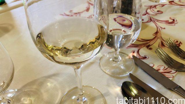 ピエシチェニ｜レストランのワイン