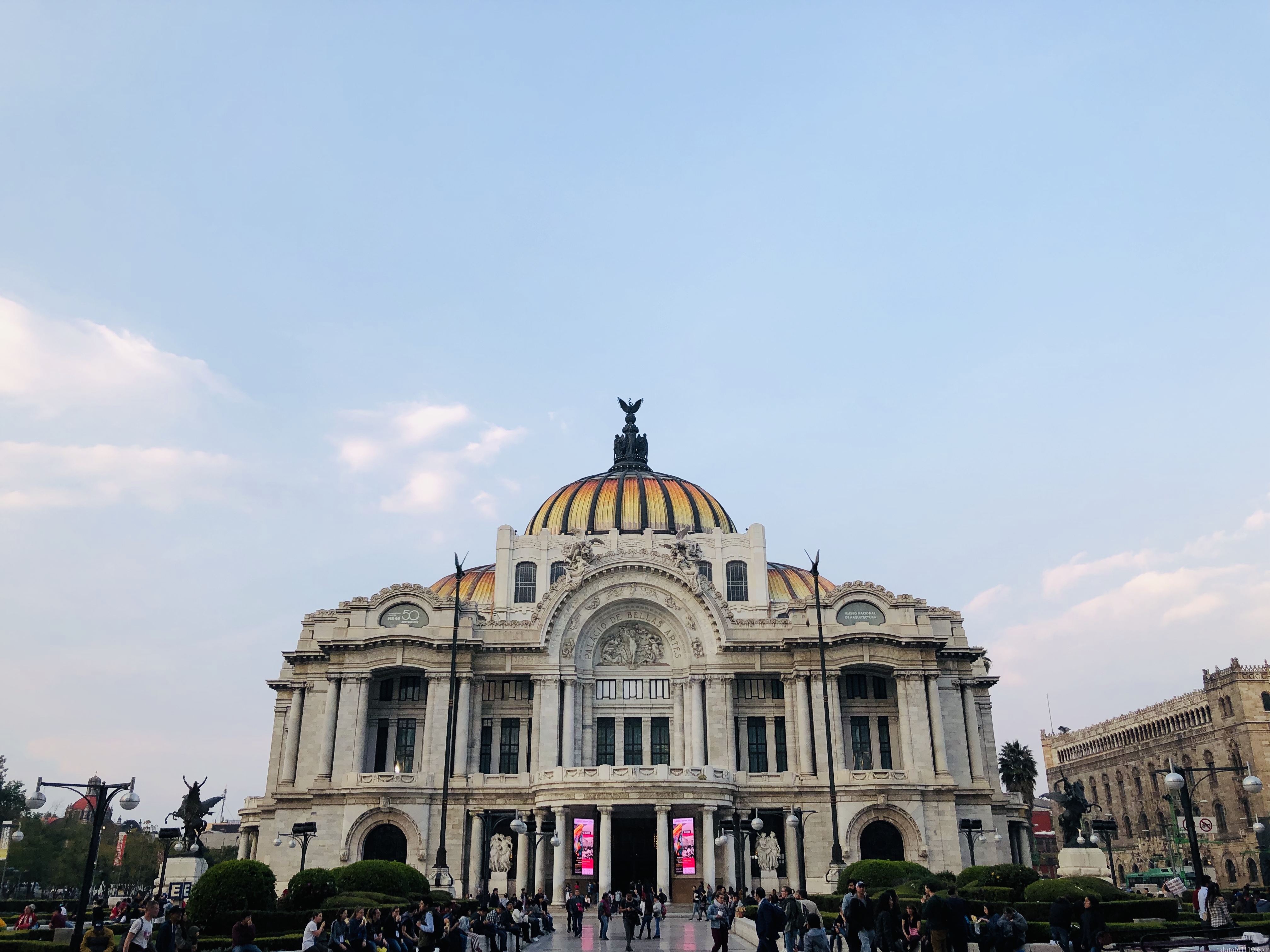 メキシコシティ｜ベジャス・アルテス宮殿